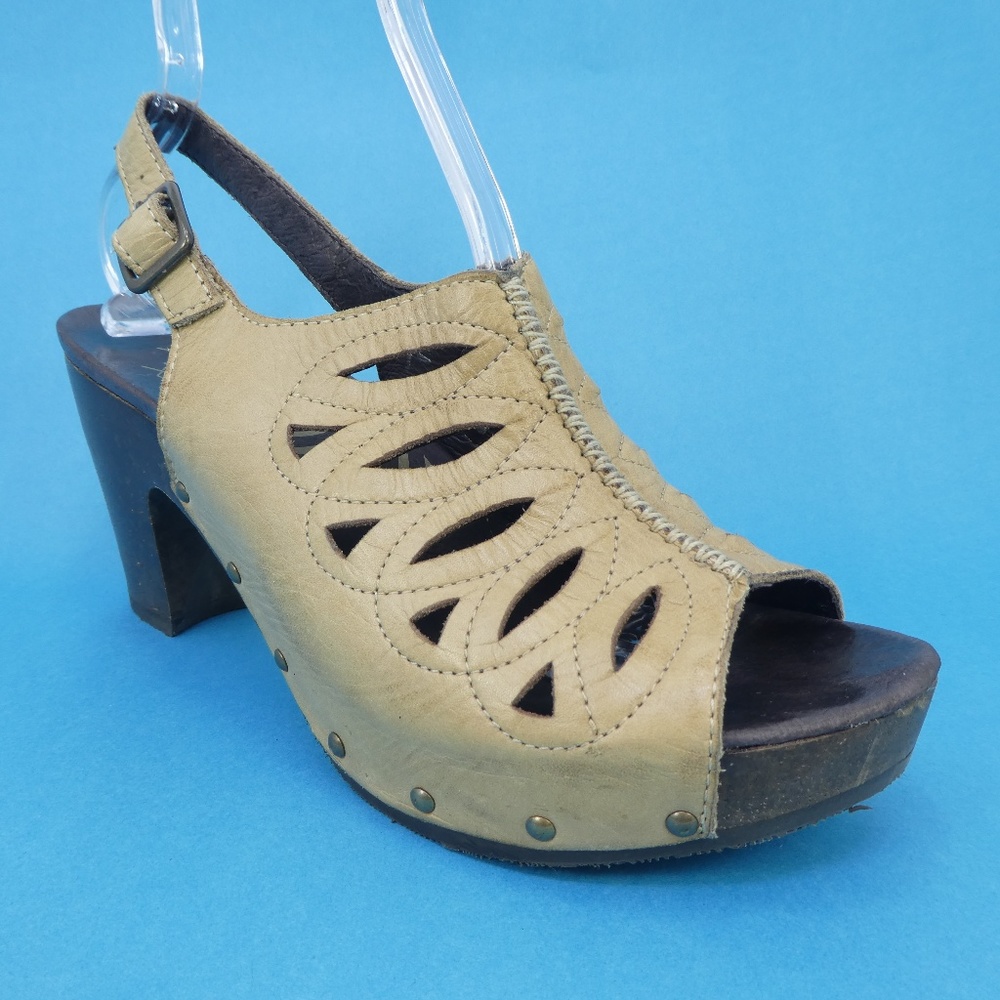 Dansko Rowena Sand Dollar Tan Leather Sandals